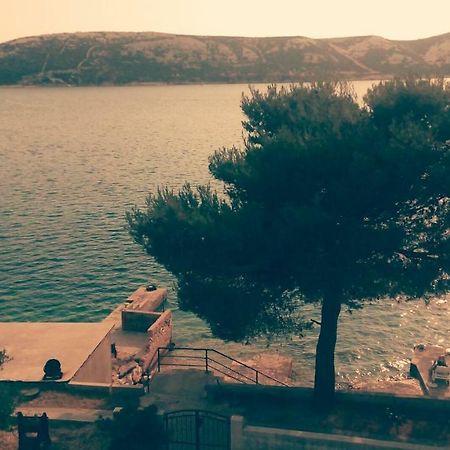 Sea Breeze Apartments With Private Beach And Boat Anchorage Stara Novalja Εξωτερικό φωτογραφία
