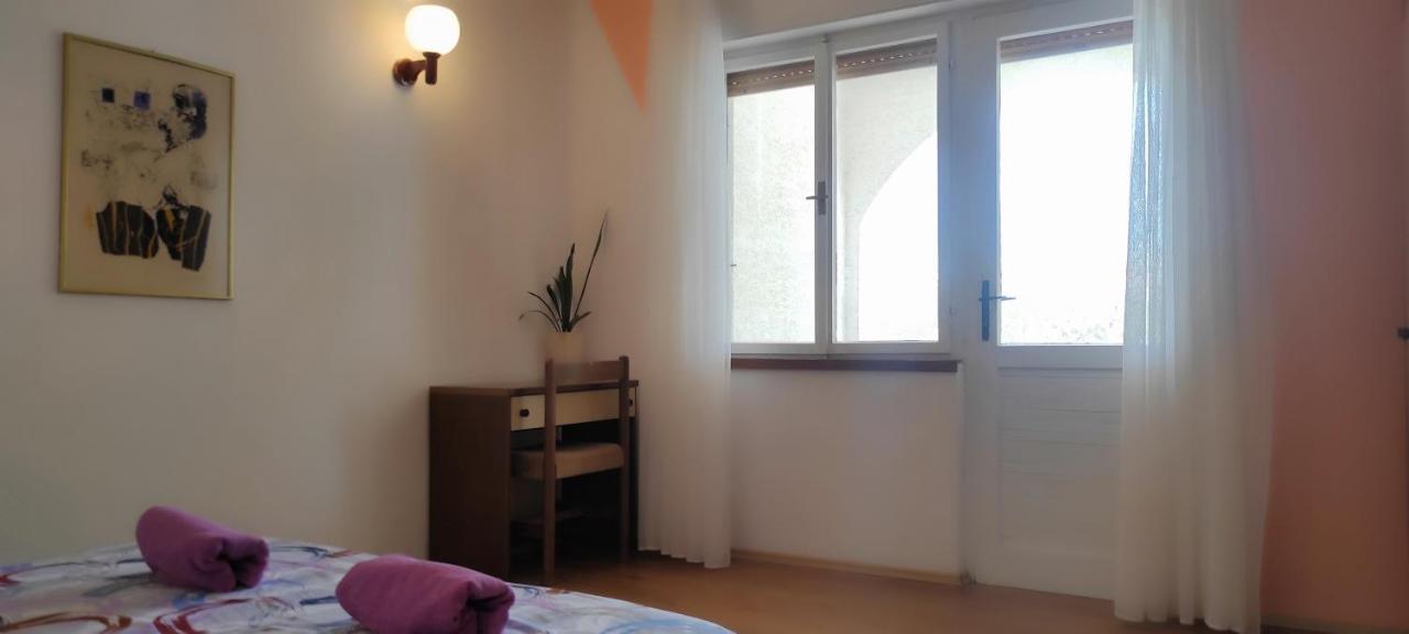 Sea Breeze Apartments With Private Beach And Boat Anchorage Stara Novalja Εξωτερικό φωτογραφία