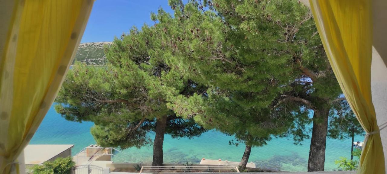 Sea Breeze Apartments With Private Beach And Boat Anchorage Stara Novalja Εξωτερικό φωτογραφία