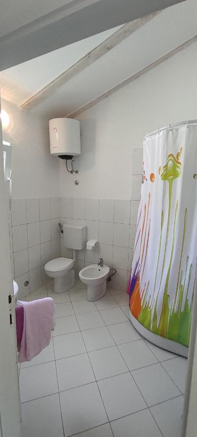 Sea Breeze Apartments With Private Beach And Boat Anchorage Stara Novalja Εξωτερικό φωτογραφία