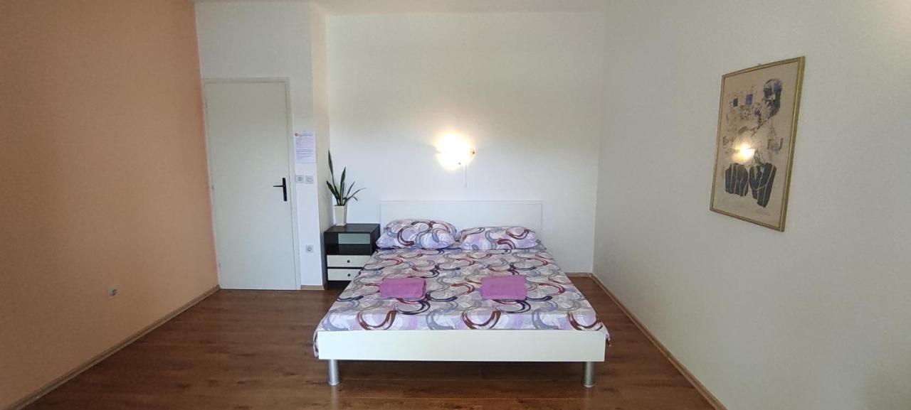Sea Breeze Apartments With Private Beach And Boat Anchorage Stara Novalja Εξωτερικό φωτογραφία