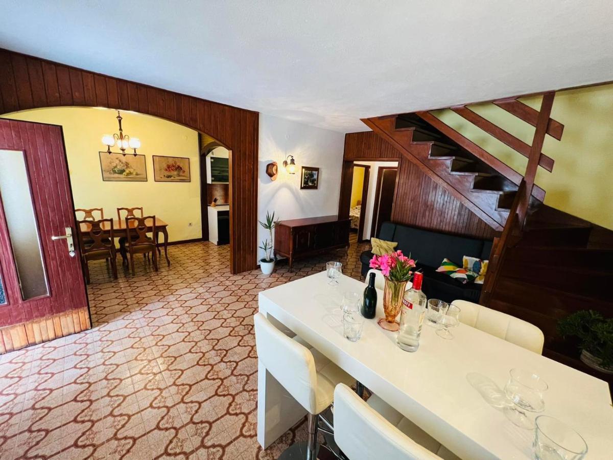 Sea Breeze Apartments With Private Beach And Boat Anchorage Stara Novalja Εξωτερικό φωτογραφία