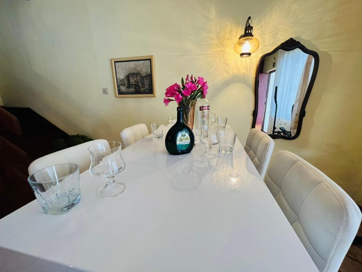 Sea Breeze Apartments With Private Beach And Boat Anchorage Stara Novalja Εξωτερικό φωτογραφία