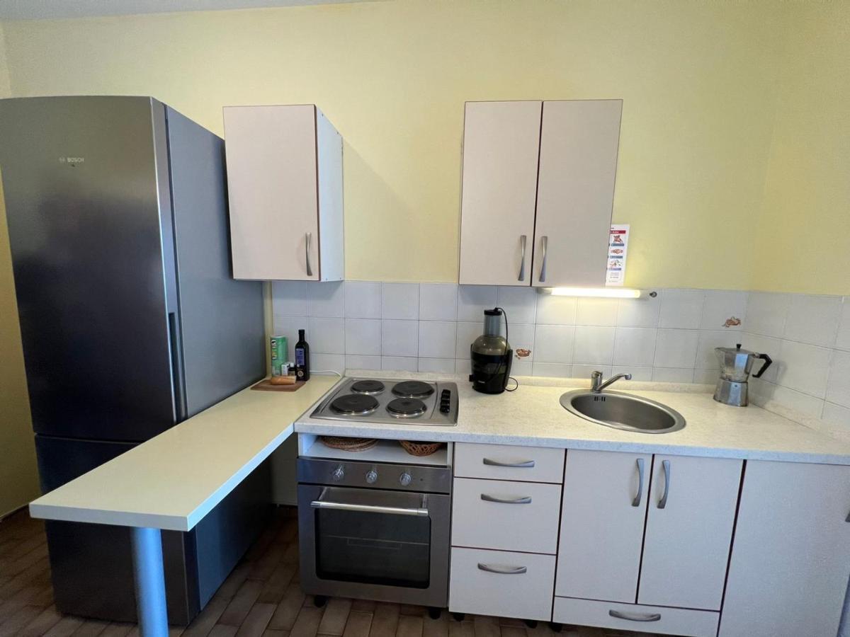 Sea Breeze Apartments With Private Beach And Boat Anchorage Stara Novalja Εξωτερικό φωτογραφία