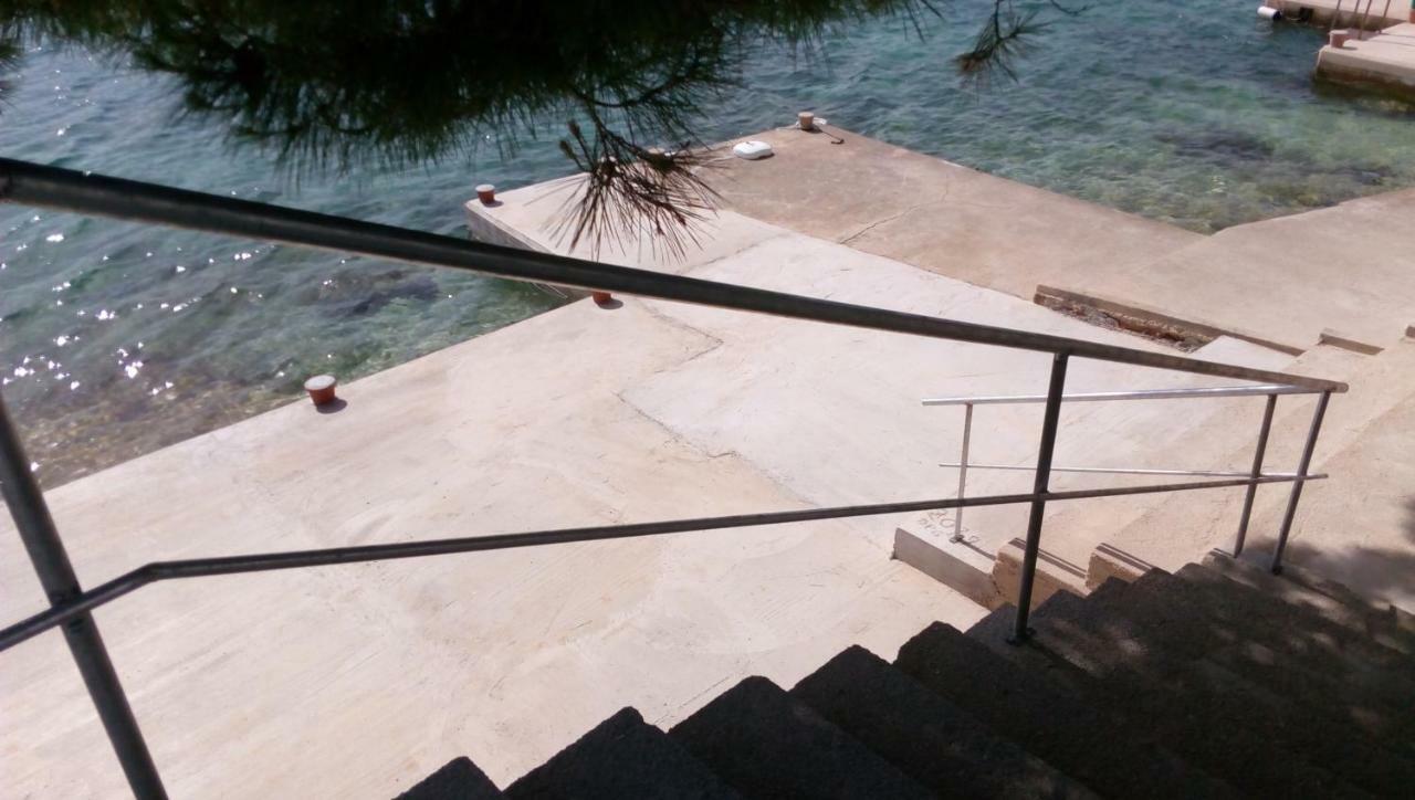 Sea Breeze Apartments With Private Beach And Boat Anchorage Stara Novalja Εξωτερικό φωτογραφία
