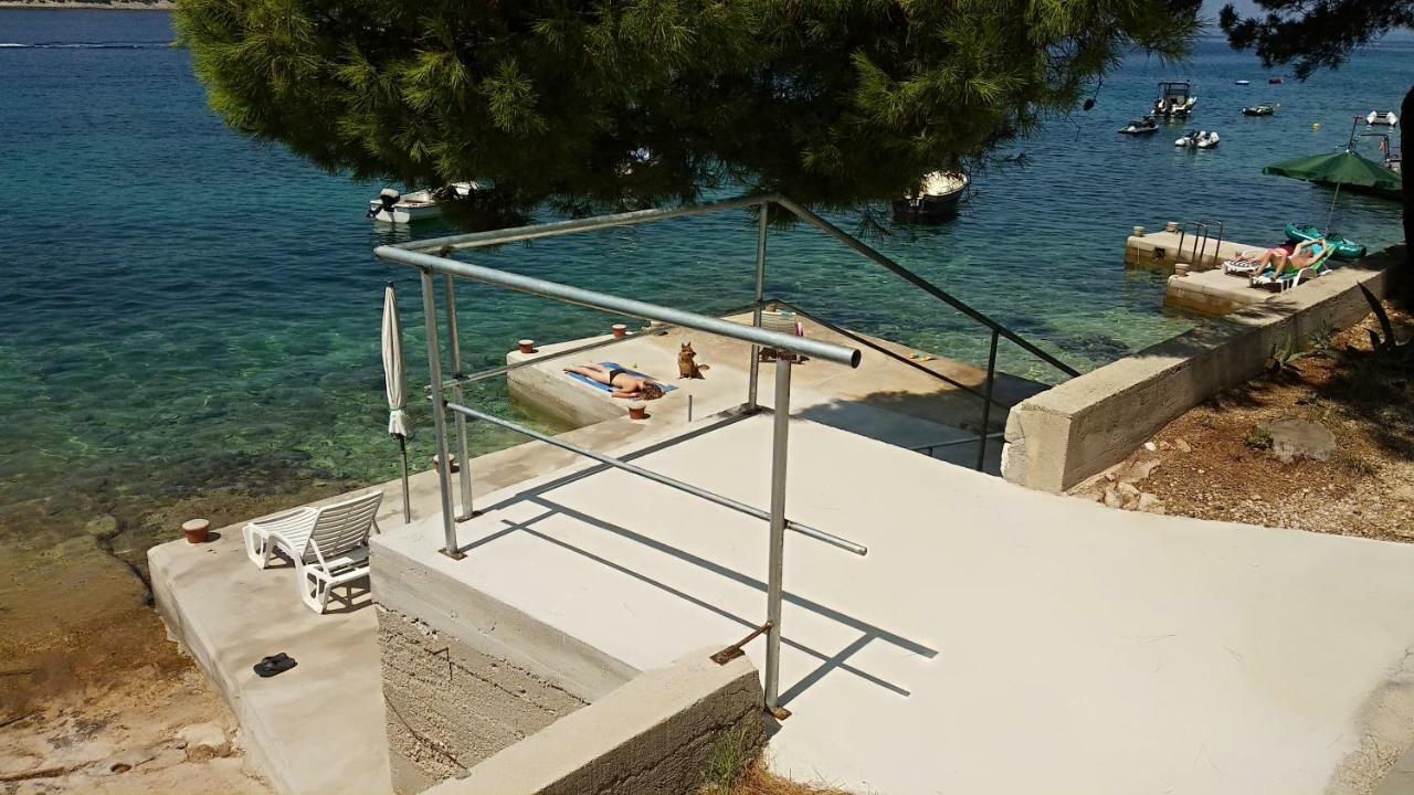 Sea Breeze Apartments With Private Beach And Boat Anchorage Stara Novalja Εξωτερικό φωτογραφία