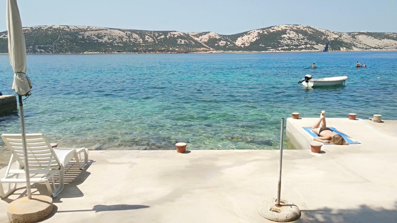 Sea Breeze Apartments With Private Beach And Boat Anchorage Stara Novalja Εξωτερικό φωτογραφία