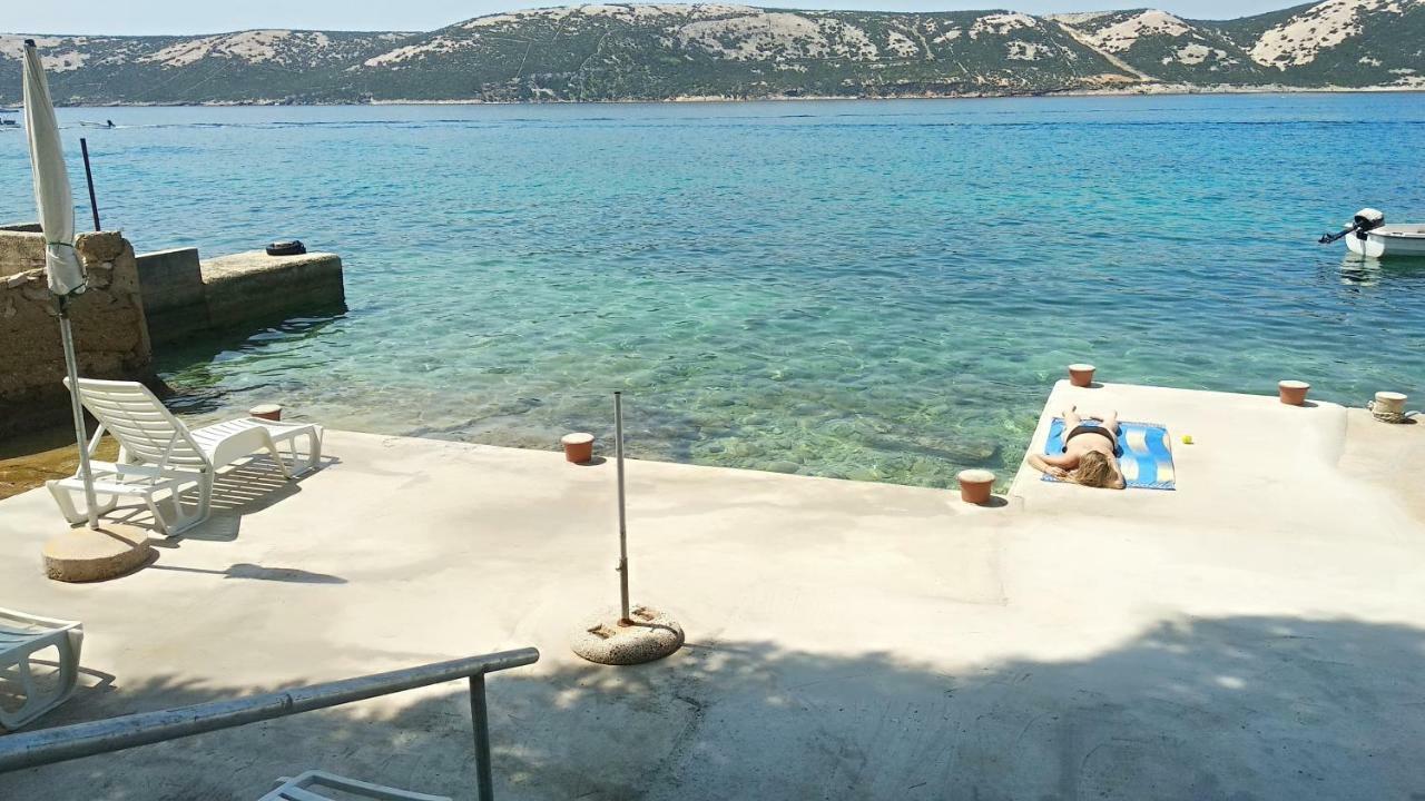 Sea Breeze Apartments With Private Beach And Boat Anchorage Stara Novalja Εξωτερικό φωτογραφία
