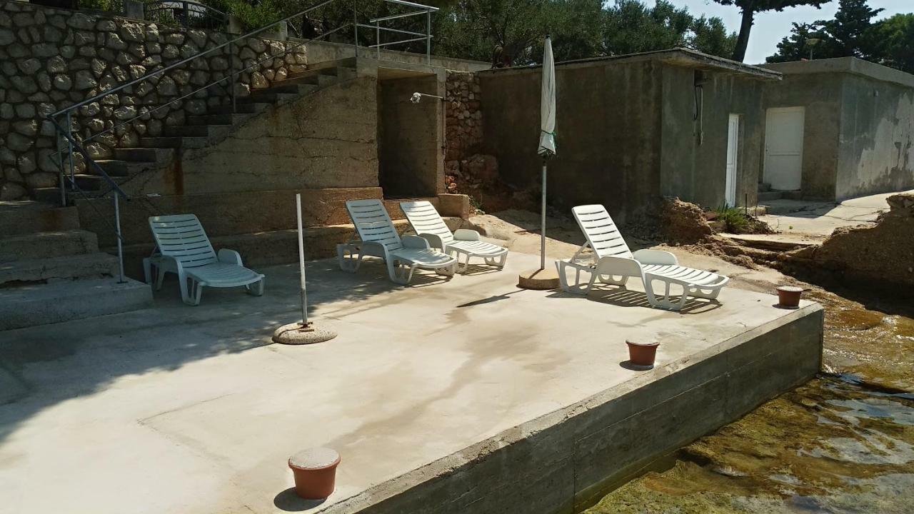 Sea Breeze Apartments With Private Beach And Boat Anchorage Stara Novalja Εξωτερικό φωτογραφία